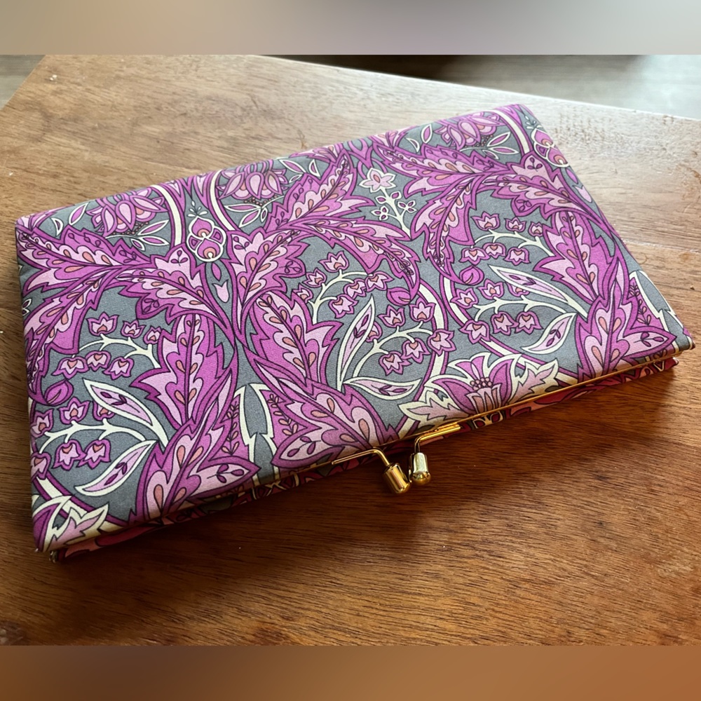 NEW Fuchsia paisley Banana Republic silk clutch (perfect condition)